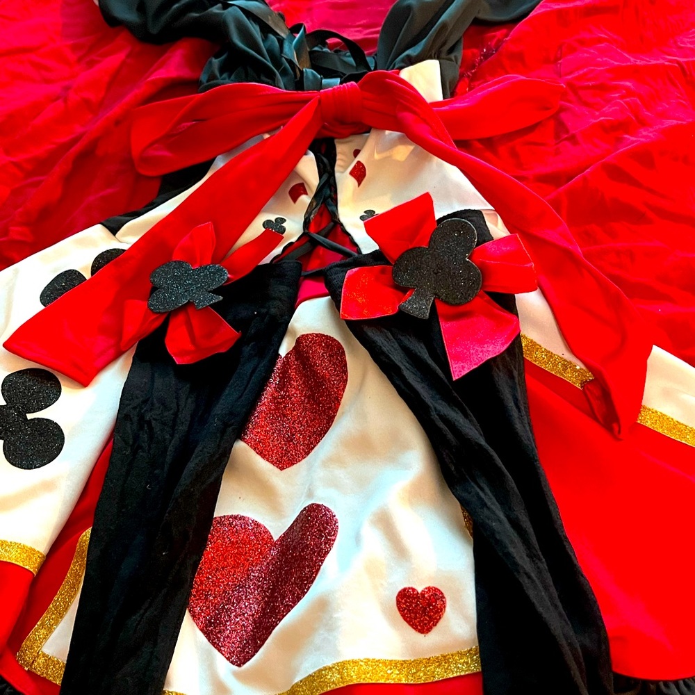 A queen of heart costume